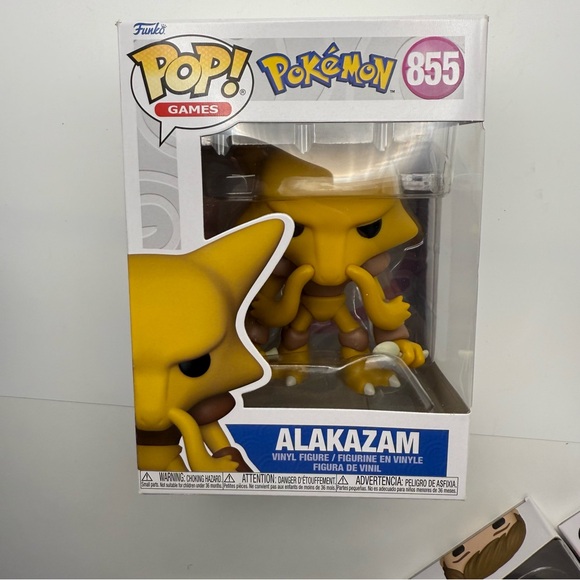 Funko Pop! Games: Pokémon Alakazam Vinyl Figure #855 - Picture 1 of 5